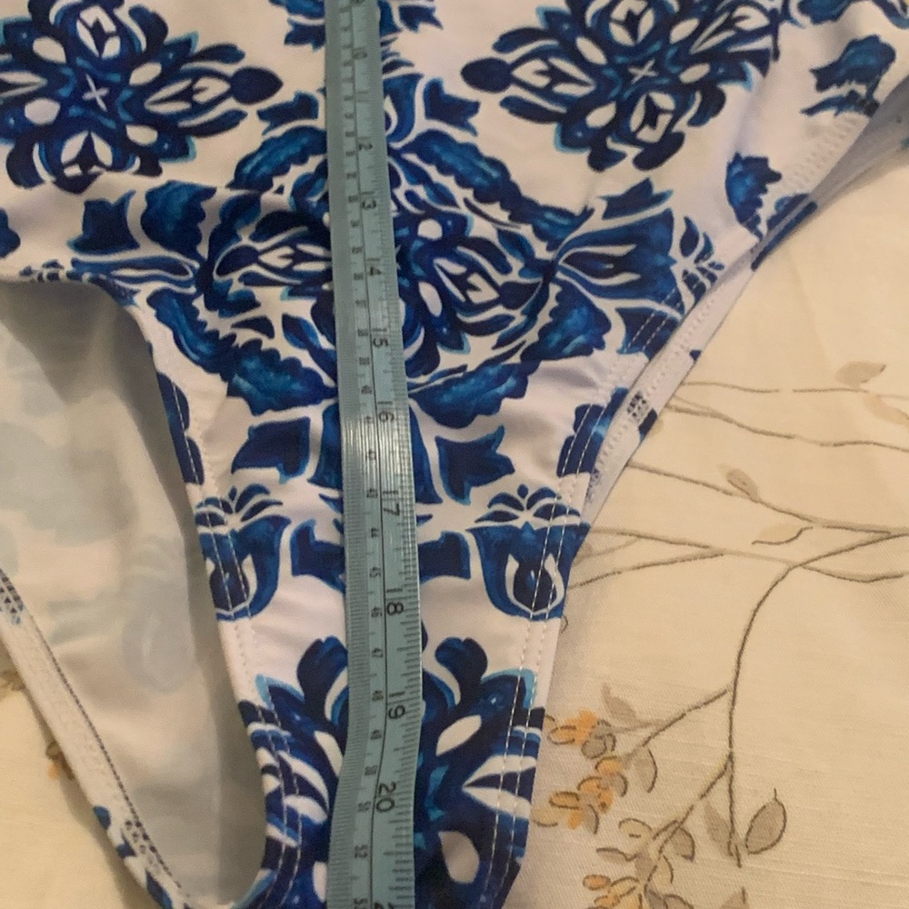 BNNT size Large Swimsuit - Picture 11 of 13